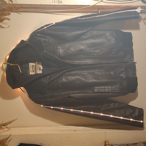 Route 66 leather jacket size Medium mens. Color black with liner. - Picture 3 of 8